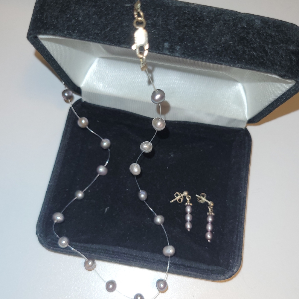 Elegant Pearl Necklace and Earring Set